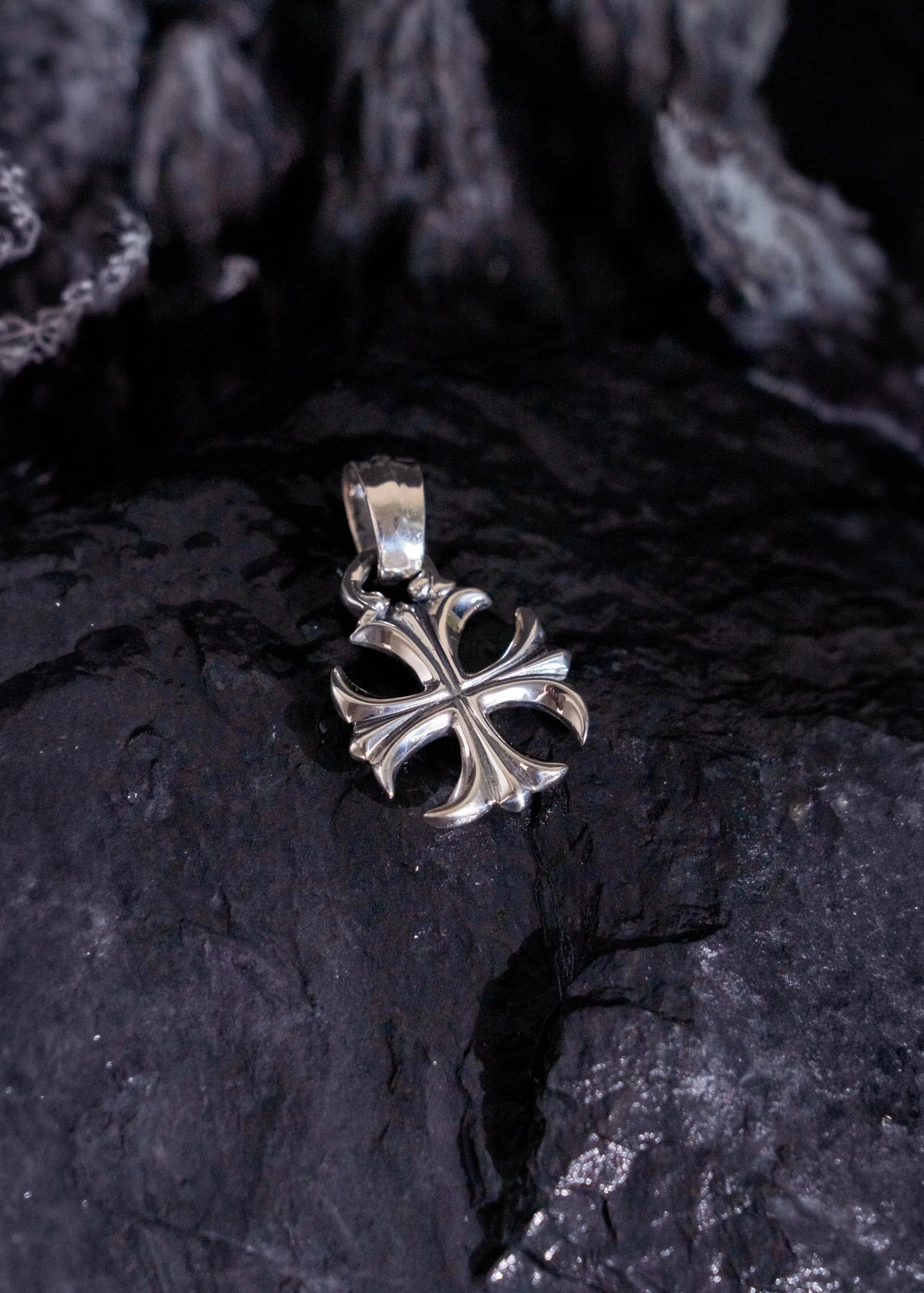 CRUCIFIX PENDANT