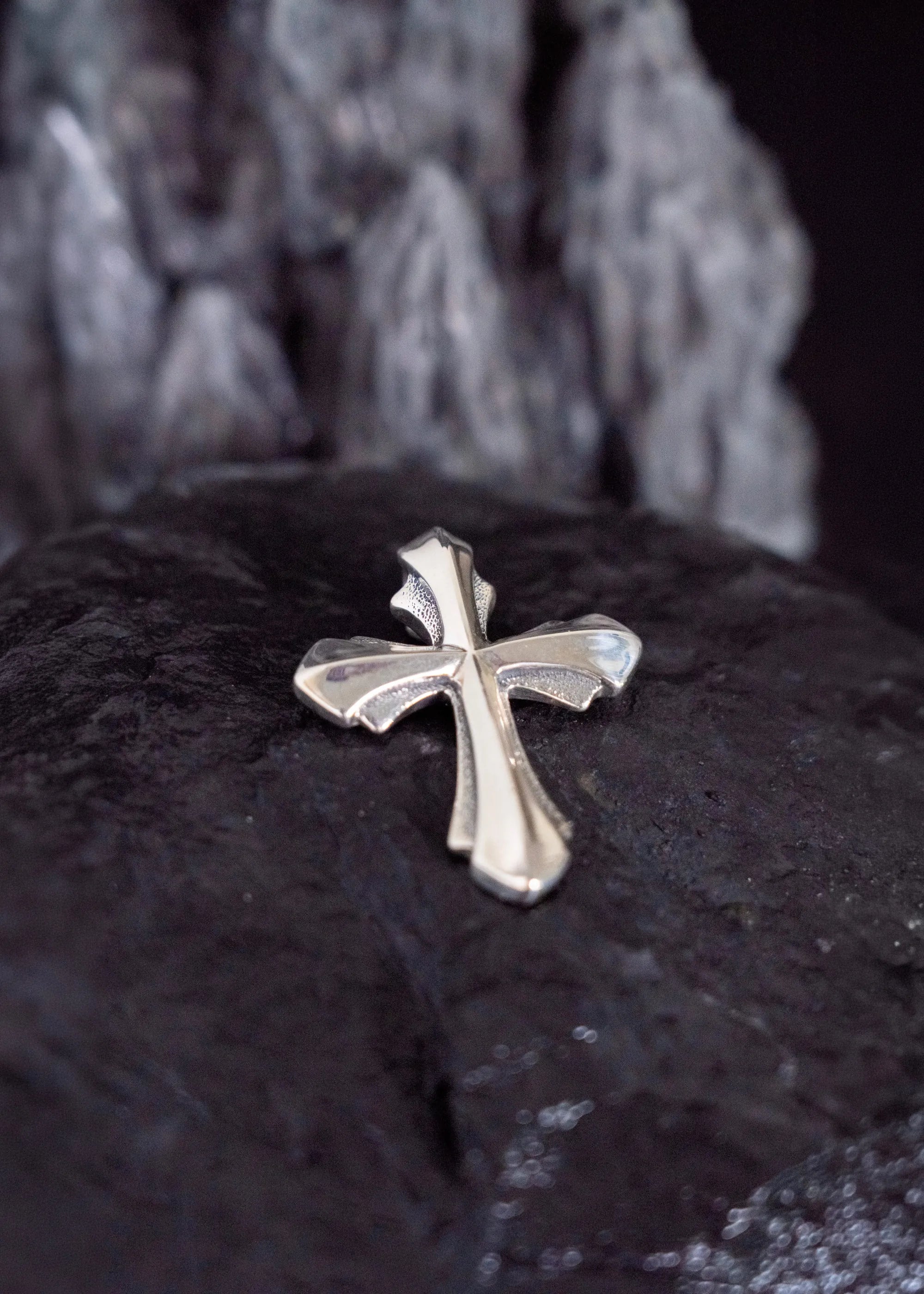 LARGE 2005 CROSS PENDANT